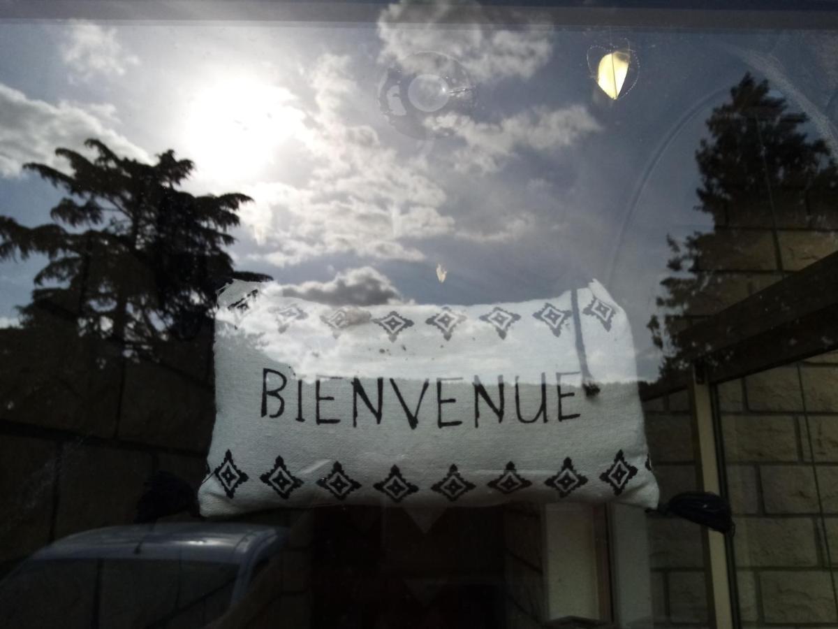 Havre De Paix Au Bords De L'Eure - Divers Hebergements Garennes-sur-Eure Exteriör bild