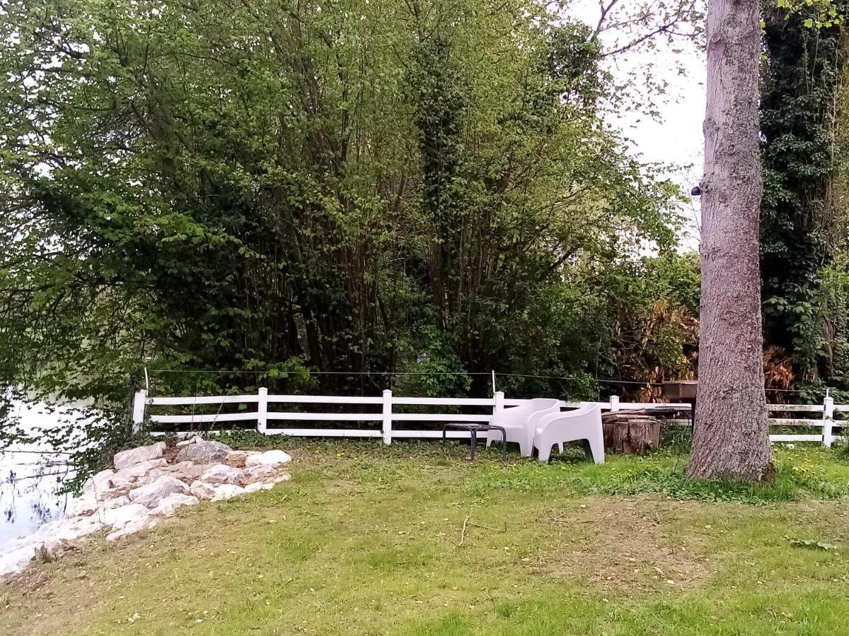 Havre De Paix Au Bords De L'Eure - Divers Hebergements Garennes-sur-Eure Exteriör bild