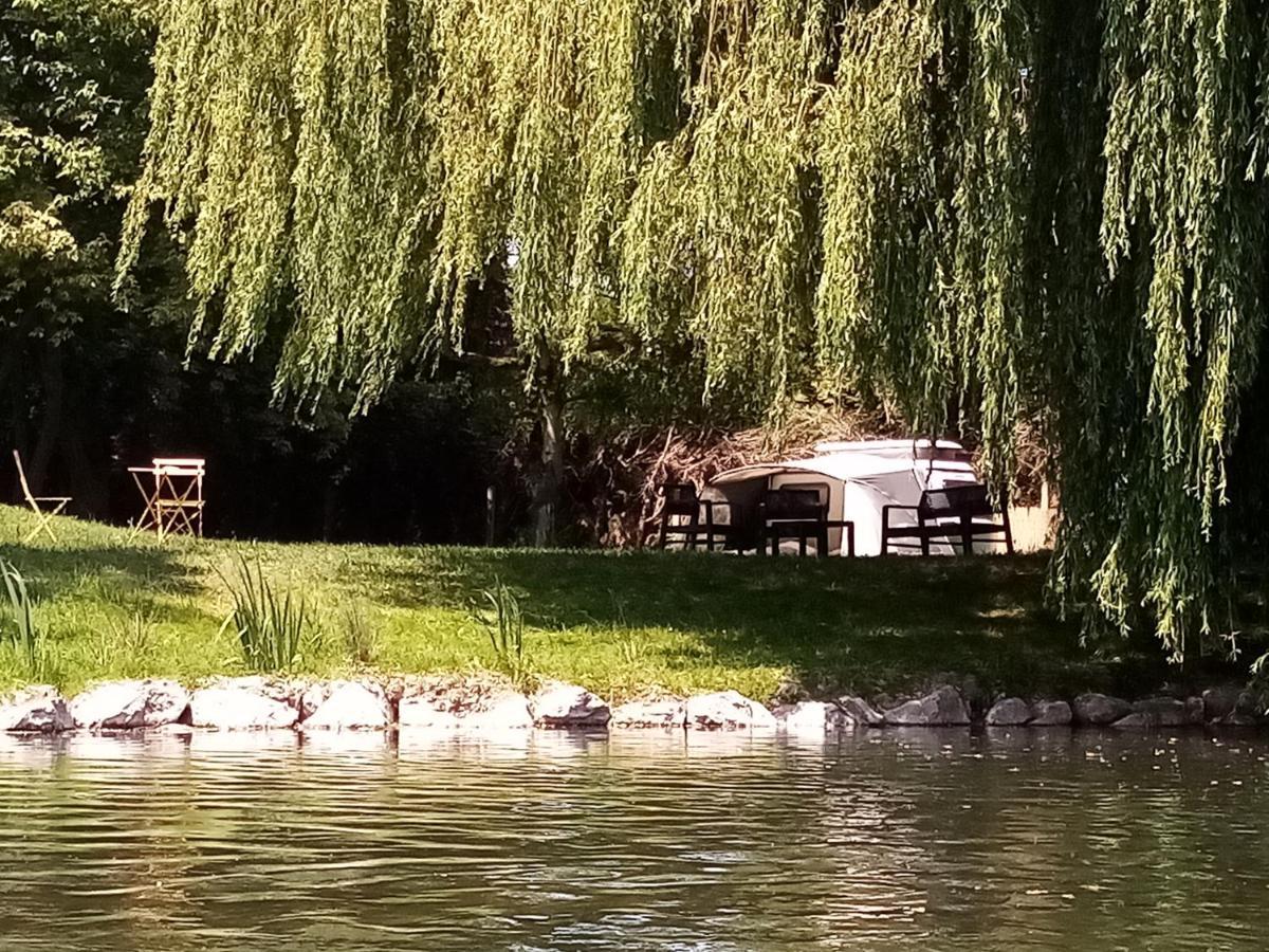 Havre De Paix Au Bords De L'Eure - Divers Hebergements Garennes-sur-Eure Exteriör bild