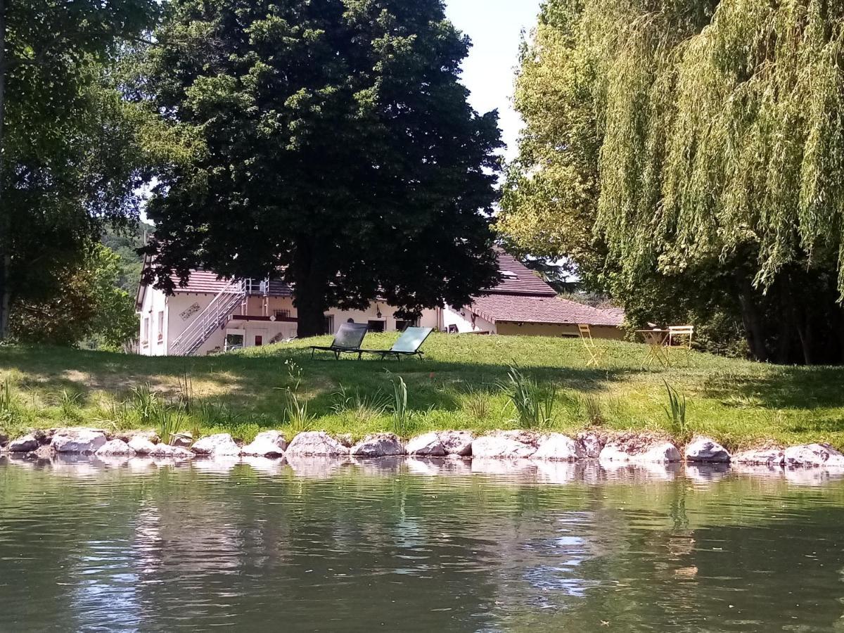 Havre De Paix Au Bords De L'Eure - Divers Hebergements Garennes-sur-Eure Exteriör bild
