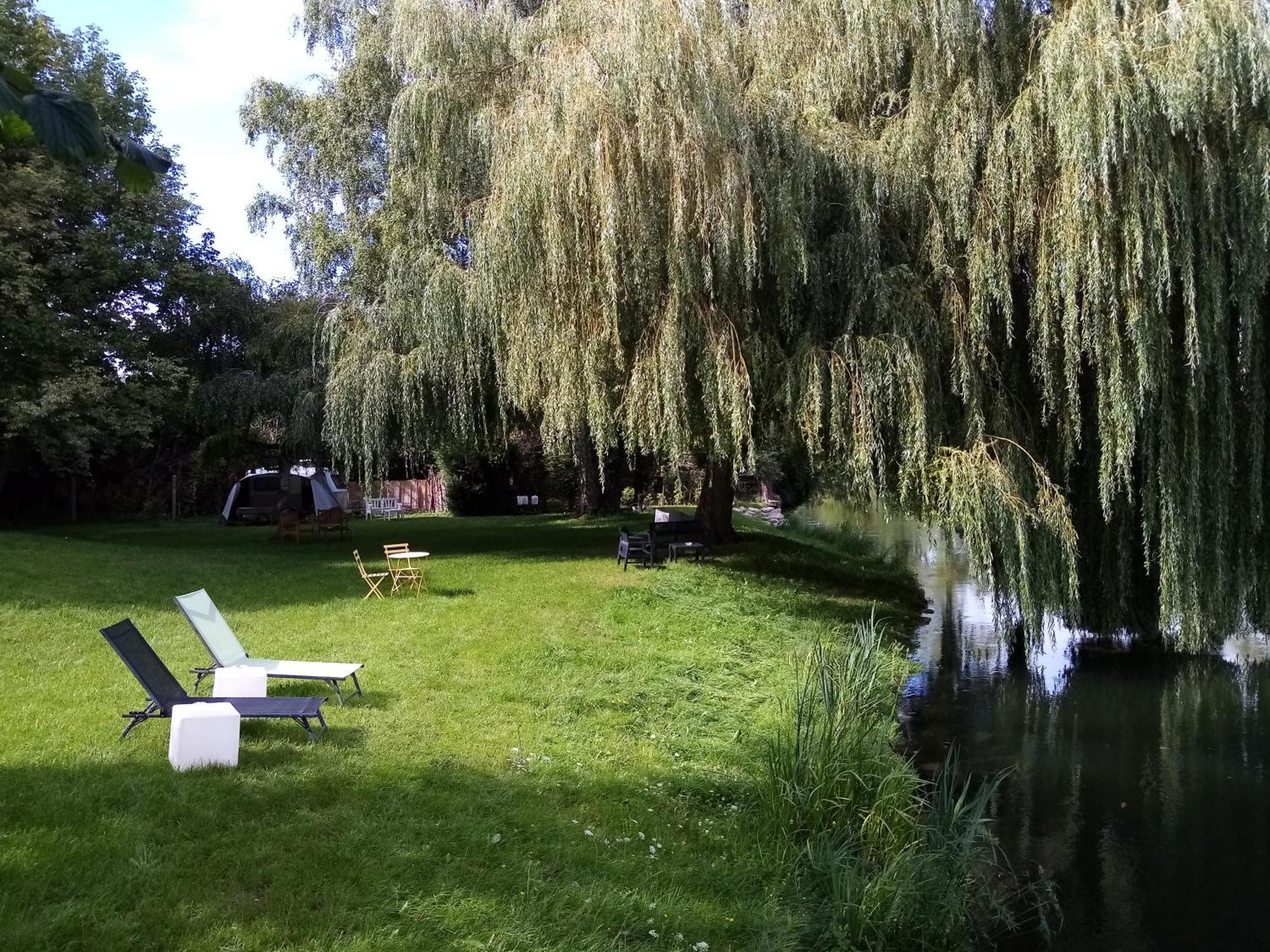 Havre De Paix Au Bords De L'Eure - Divers Hebergements Garennes-sur-Eure Exteriör bild