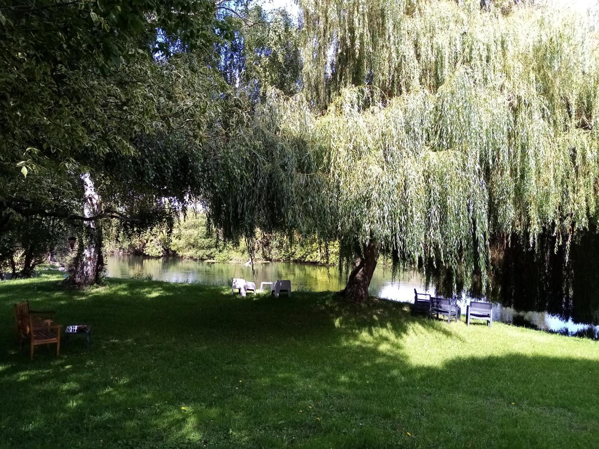 Havre De Paix Au Bords De L'Eure - Divers Hebergements Garennes-sur-Eure Exteriör bild